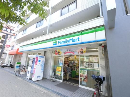 【周辺】　ファミリーマート十三塚本店：152m